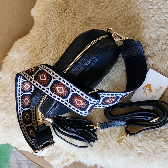 Beautiful NWOT Italian Leather Camera Bag Style Crossbody with Big Strap 🇮🇹 - Picture 10 of 16